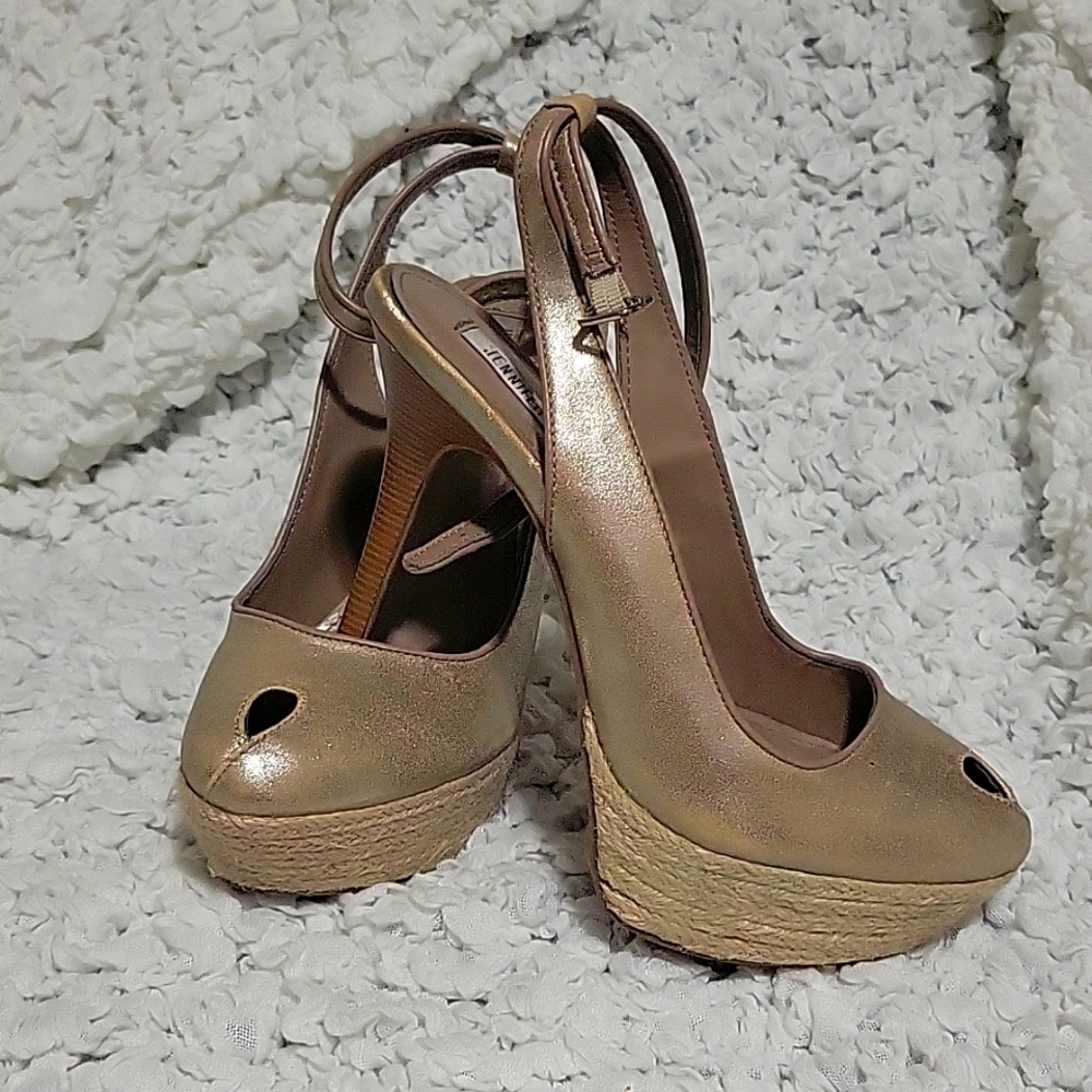 Jennifer Lopez high heels, gold and tan braiding.